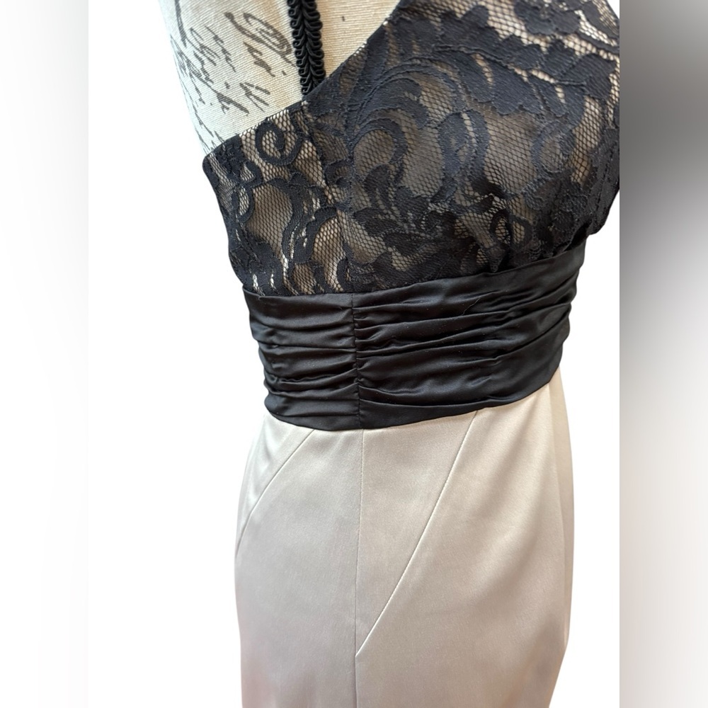 BCBG Paris Satin and Lace Black Nude Halter Dress Women’s Size 6 NWT - Picture 5 of 15